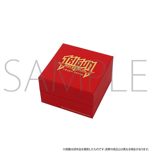TRIGUN MAXIMUM 香水セット 2本 トライガン・マキシマム』より、額装に入った豪華仕様のピンズ